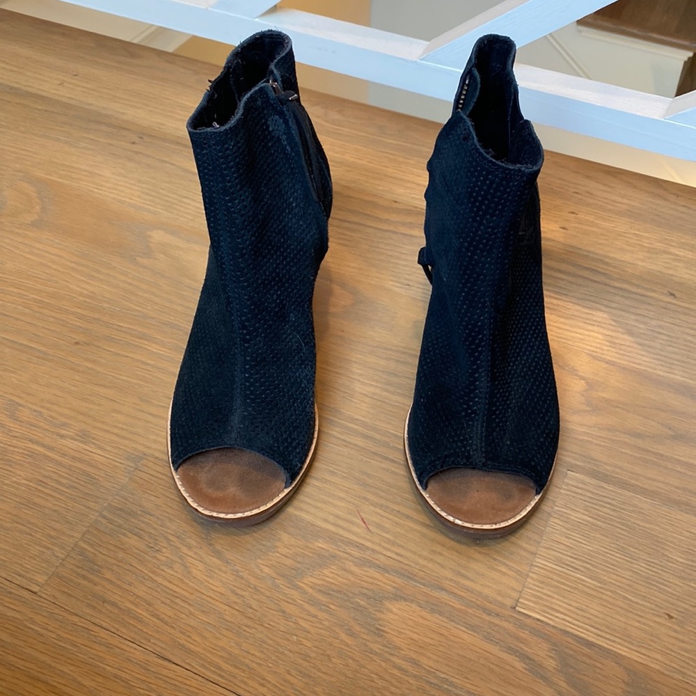 Black Tom’s booties